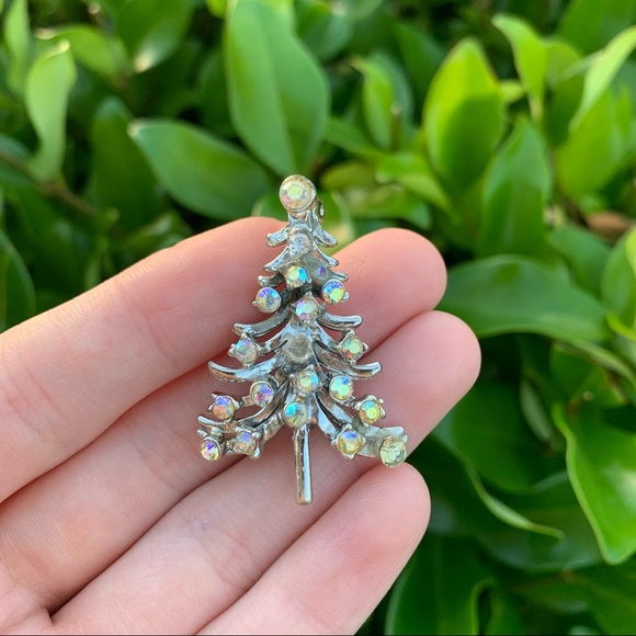 Small Silver Rhinestone Christmas Tree Brooch/Pin - Picture 6 of 8